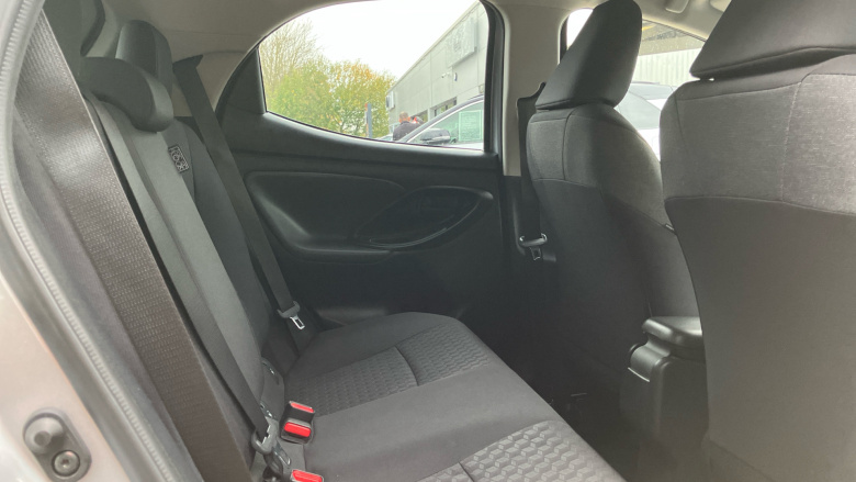 Toyota Yaris 1.5 Hybrid Design 5dr CVT Hybrid Hatchback